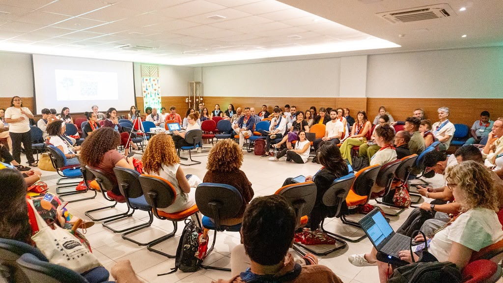 A reestruturação da bioeconomia pan-amazônica e o protagonismo comunitário no 4º Festival de Investimentos de Impacto e Negócios Sustentáveis da Amazônia (FIINSA).