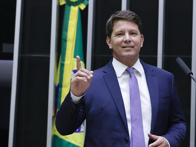 Investigação da Polícia Federal aponta ligação entre emendas parlamentares de Mário Frias e gastos no filme 'Dark Horse'