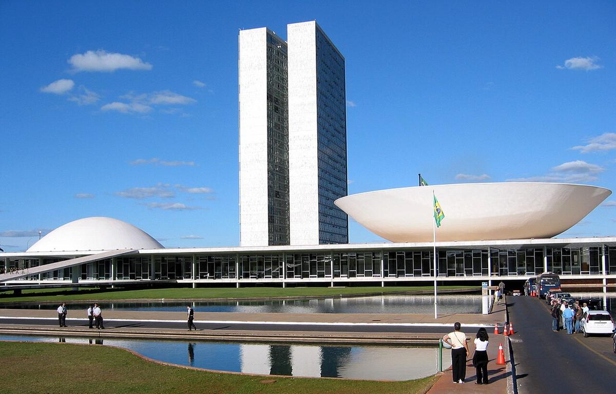 A aceleração do trâmite legislativo da PEC do fim da escala 6x1 no Senado Federal e seu impacto nas relações de trabalho no Brasil.